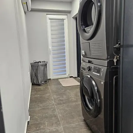 Flat, Close To The בורגאס