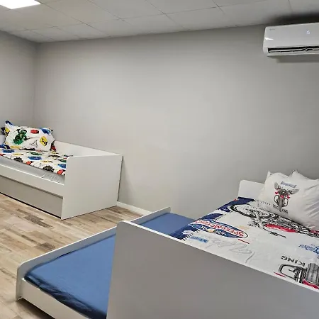 Flat, Close To The בורגאס