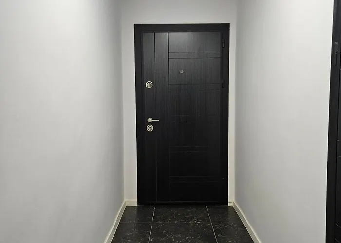 Flat, Close To The 아파트 *