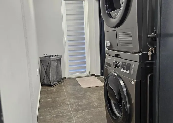 Flat, Close To The 부르가스