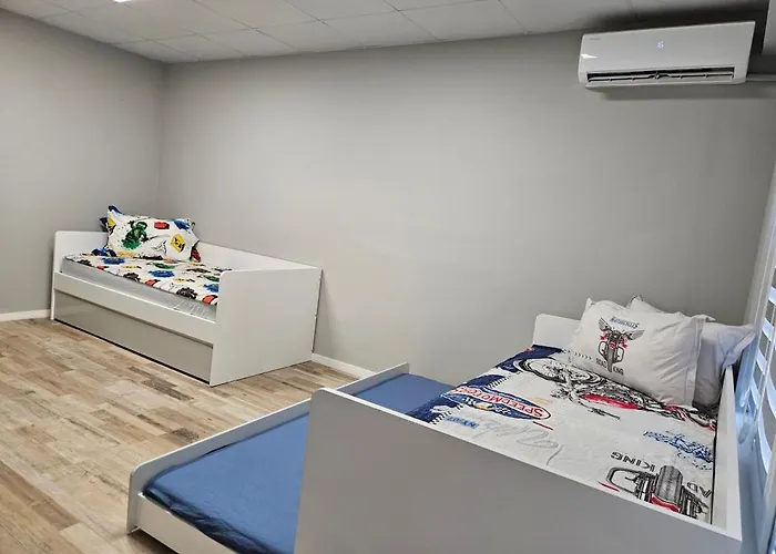 Flat, Close To The 부르가스