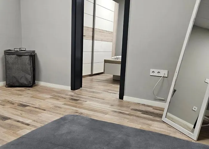 Flat, Close To The 아파트