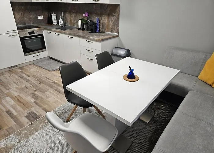 아파트 Flat, Close To The 부르가스